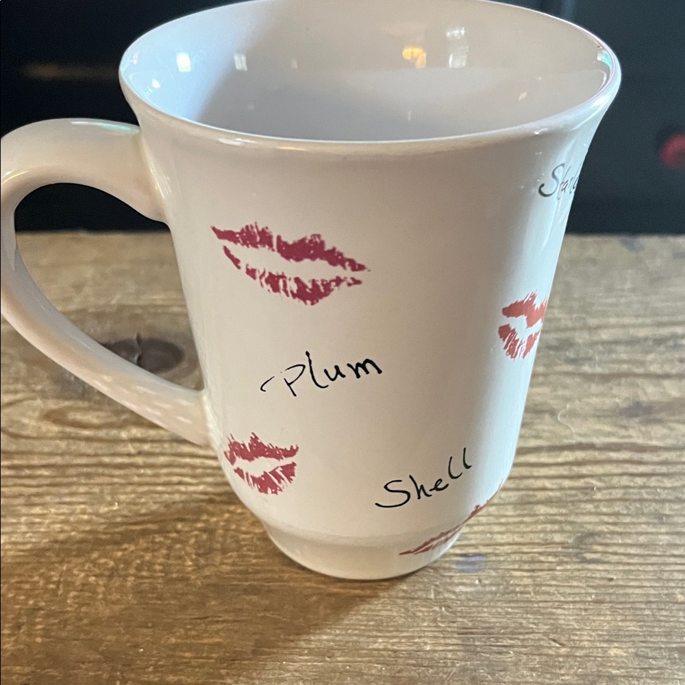 Ceramic lipstick mug